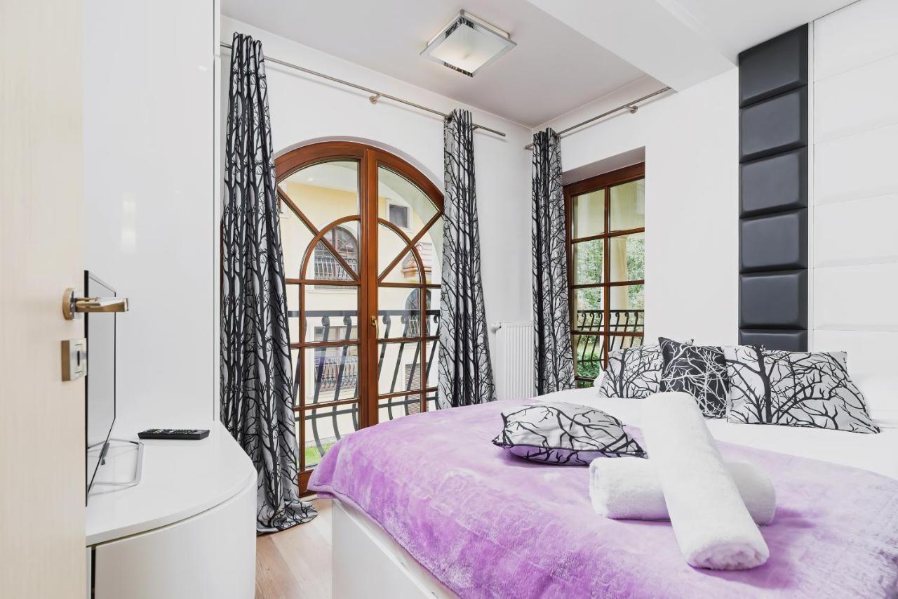 Neapol Sienkiewicza By Renters *